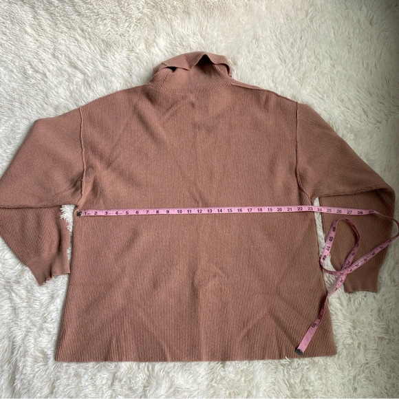 Free People Wonderful Turtleneck Pullover Sweater.  Size L.  Winter Bloom. Pink. - Picture 9 of 9